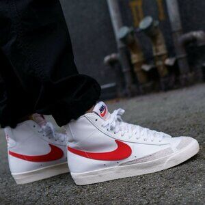 NIKE Sail‎ White Blazer Mid 77 Habanero Red Logo High Top Sneaker Women's 9.5